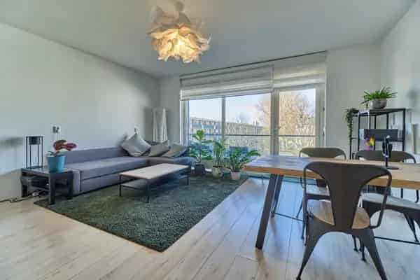 Gemeubileerd Appartement Nieuw-West 1 Slaapkamer Balkon
