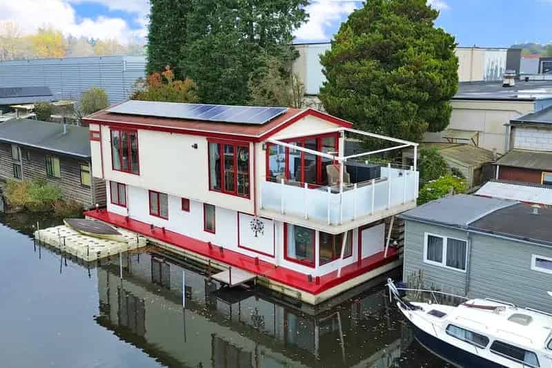 Huisboot Hilversum 3 slaapkamers groot terras tuin