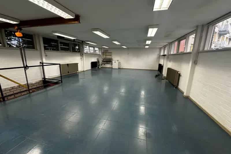 Bedrijfshal Arnhem 314m2 Atelier Kantoorruimte Te Koop