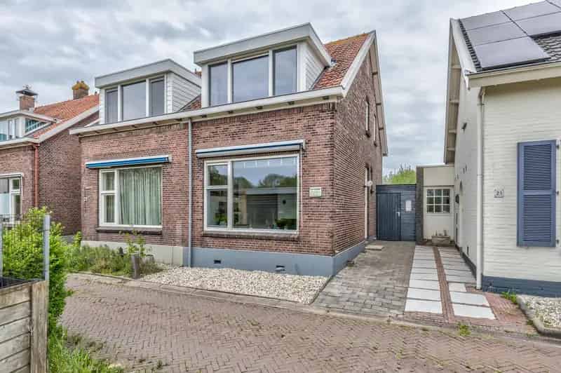 Jaren 30 woning ruime tuin nabij stadscentrum
