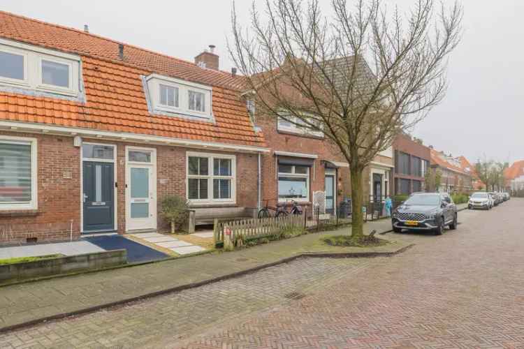 Huis te koop Bussum: Instapklare eengezinswoning met tuin