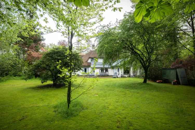 Huis te koop Ericaweg 39 Epe: Royale villa met gastenverblijf en grote tuin