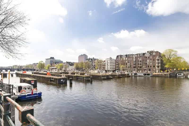 Woonboot Nieuwe Prinsengracht Amsterdam  56m2 2 Badkamers gerenoveerd