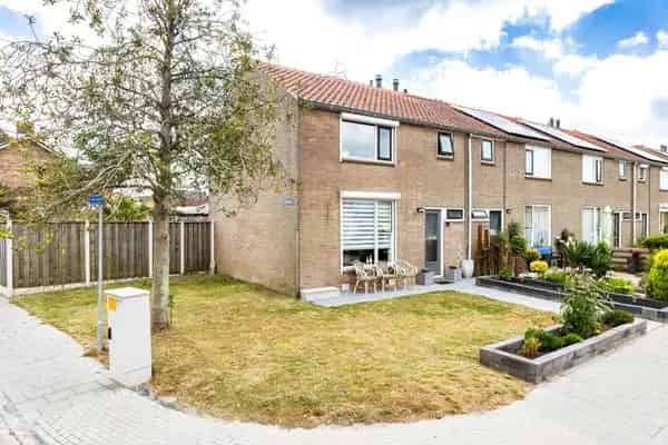 Moderne Hoekwoning Grote Tuin Koudekerke Starter Gezin