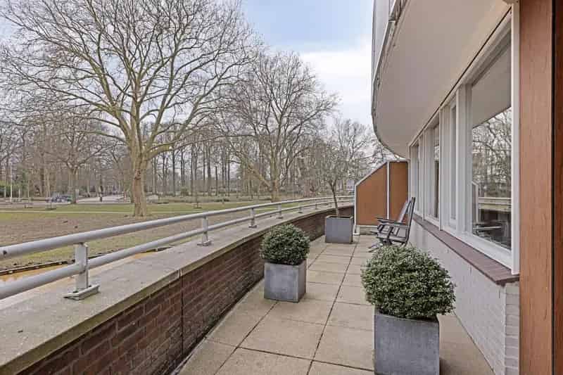 Ruim 3 Kamer Appartement Nabij Centrum Met Balkon En Garage