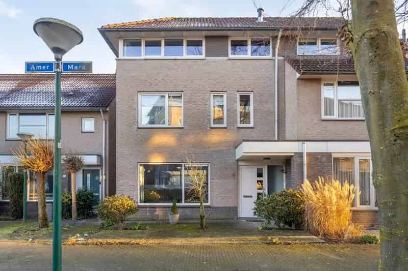 Eengezinswoning Veldhoven: Ruim, Duurzaam en Comfortabel