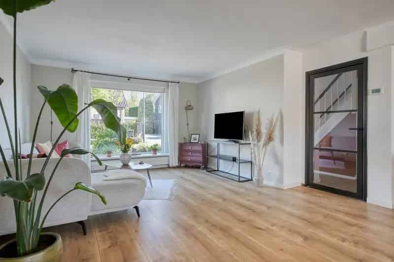 Huis te koop Rosmalen: Moderne hoekwoning met 3 slaapkamers en tuin