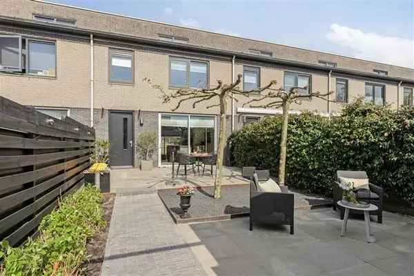 Tussenwoning aan het water 4 slaapkamers moderne keuken