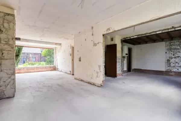 Kluswoning met 4 slaapkamers en garage