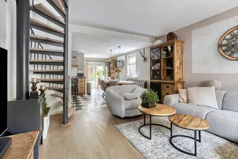 Huis te koop Zaandam: Karakteristiek Zaans huisje met tuinhuis