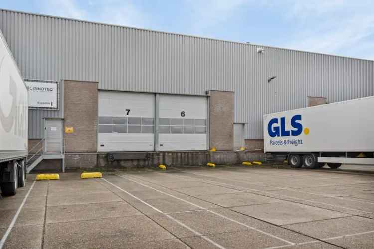 Bedrijfshal te Huur Kerkrade 1400m2 Opslag Kantoor Loading Docks