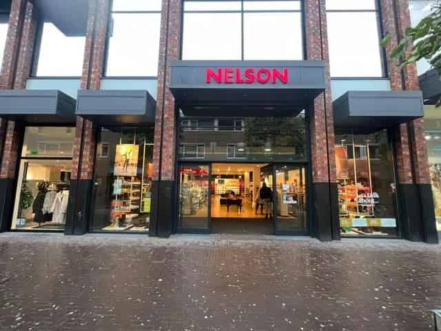 Winkel te Huur Hoofddorp Marktplein 353m²