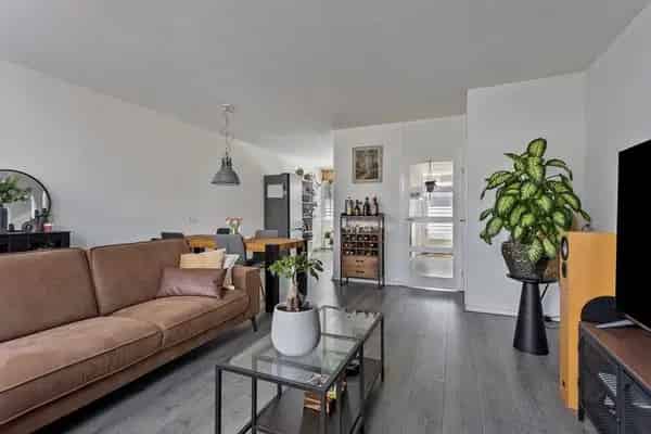 Ruim 3 Slaapkamers Hoekappartement Gerenlanden 98m2