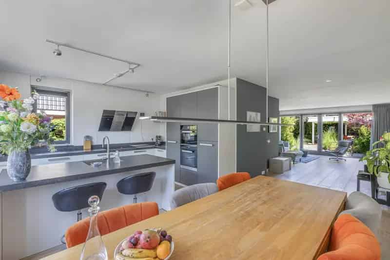 Moderne 2-onder-1-kapwoning Blaricum 5 slaapkamers Grote tuin Warmtepomp