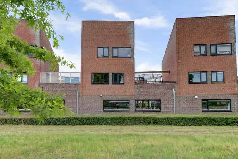 Huis te koop Oosterhout: Ruim herenhuis, 4 slaapkamers, dakterras, energielabel A