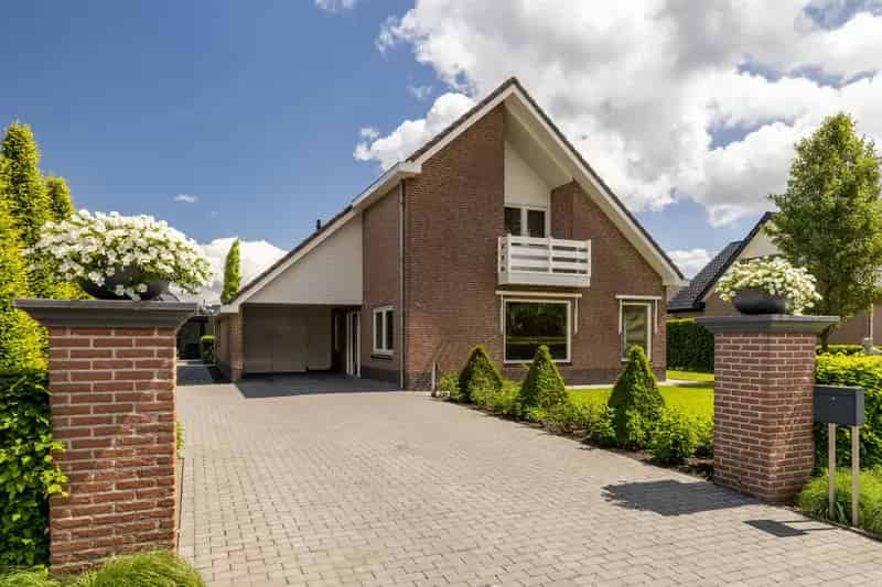 Vrijstaande woning Uddel  Instapklaar  Ruime tuin