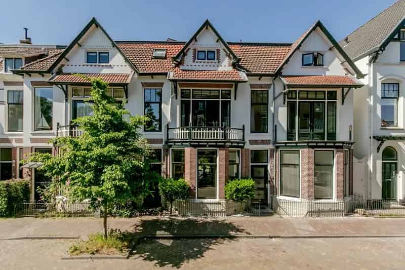 Huis te koop Haarlem Koninginnebuurt 6 slaapkamers 2 badkamers 211m2