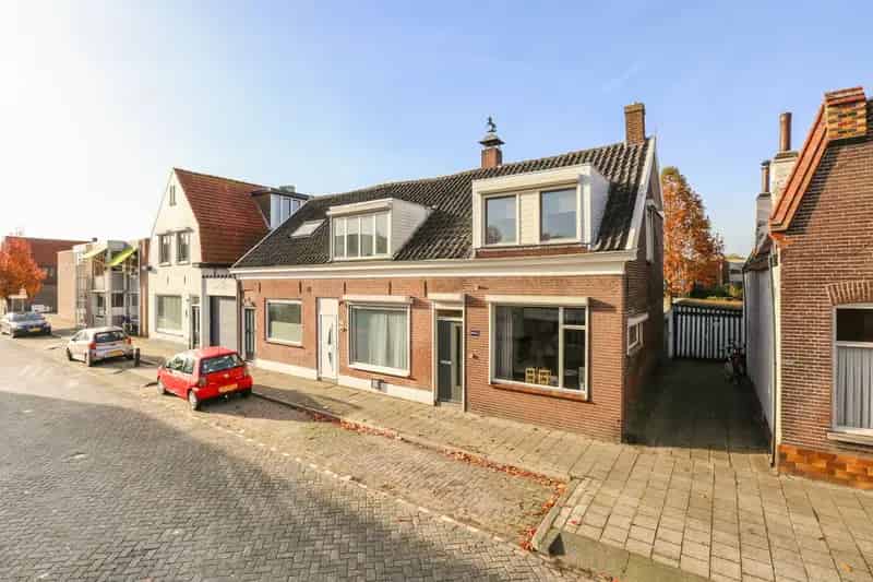 Huis te koop Besoyensestraat Waalwijk 2 slaapkamers diepe tuin