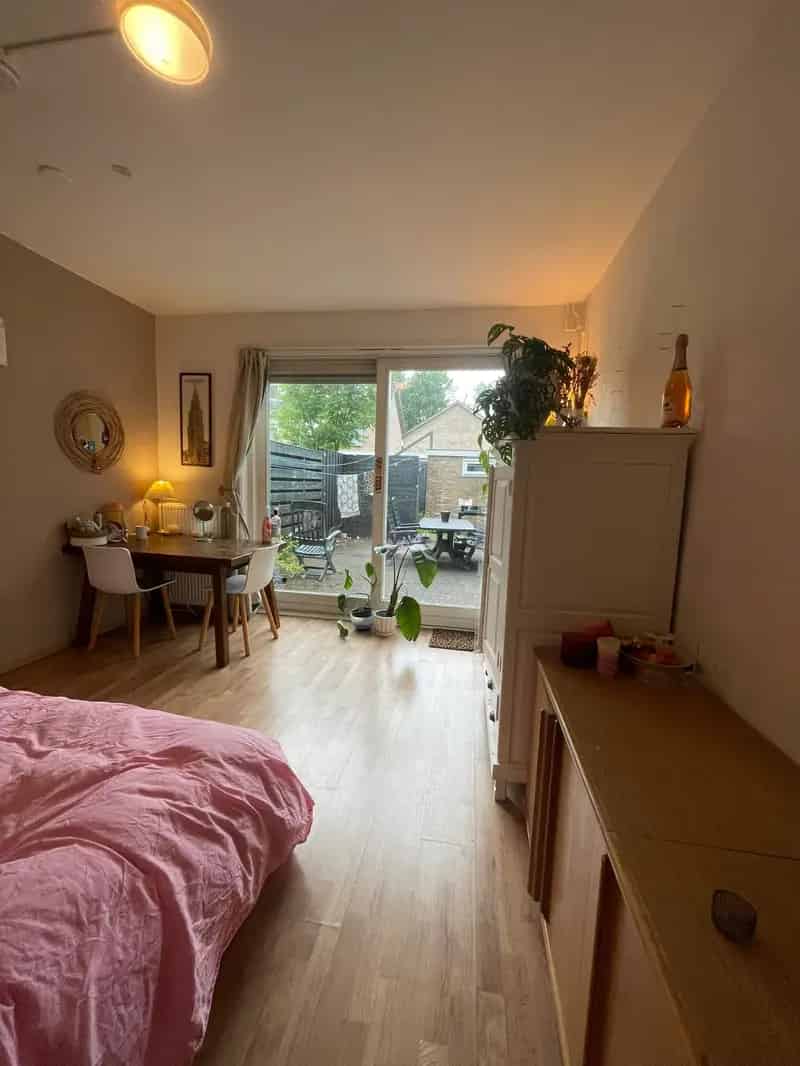 Ruime kamer Groningen nabij binnenstad vanaf 1 juli
