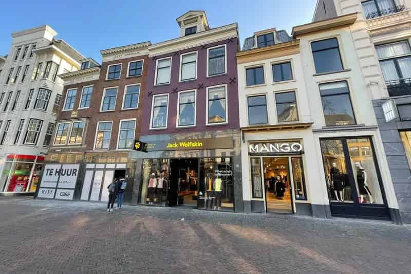 Winkel te Huur Oudegracht Utrecht 251m²