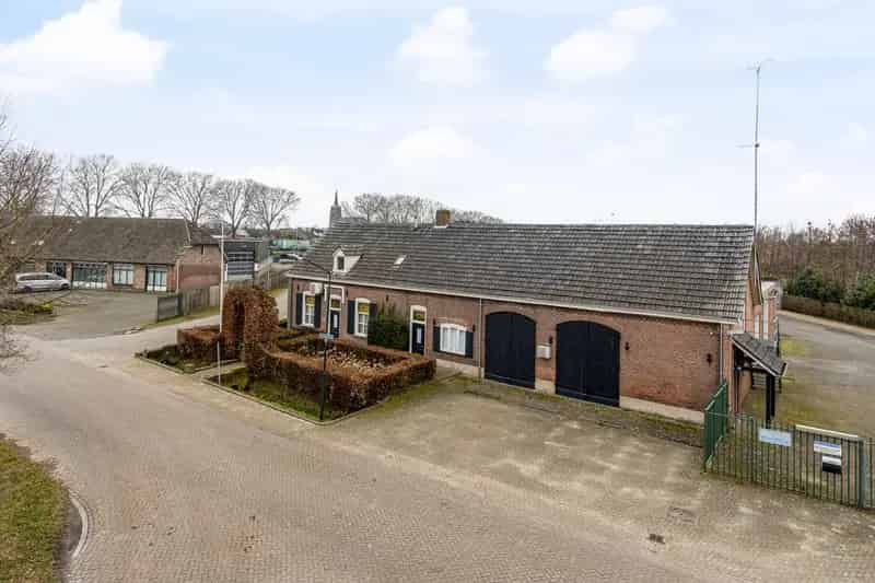 Bedrijfshal te Huur Veghel 277m2 A50
