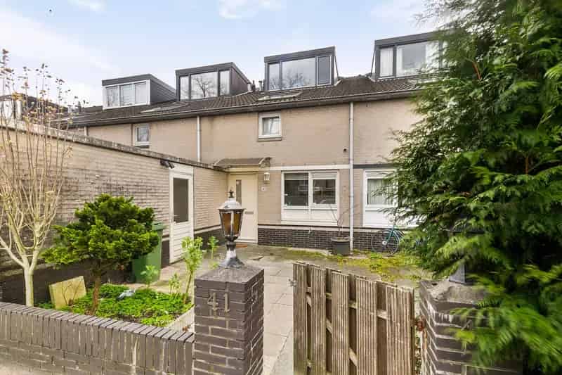 Ruime 3 Slaapkamers Tussenwoning Amsterdam Zuidtuin 103m²