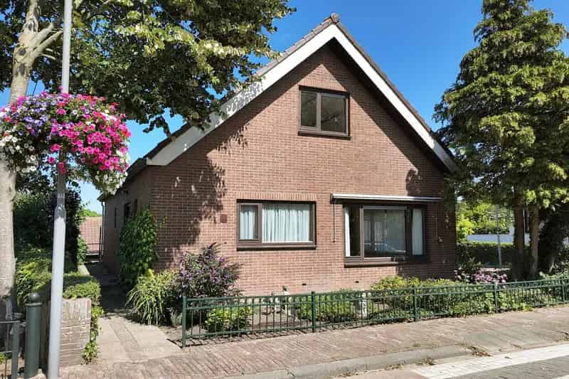 Huis te koop: Raadhuisstraat 18 4927 AN Hooge Zwaluwe | Funda