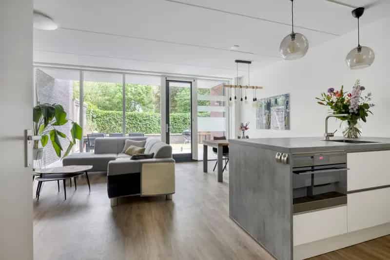 Modern Appartement met Tuin in Hoofddorp