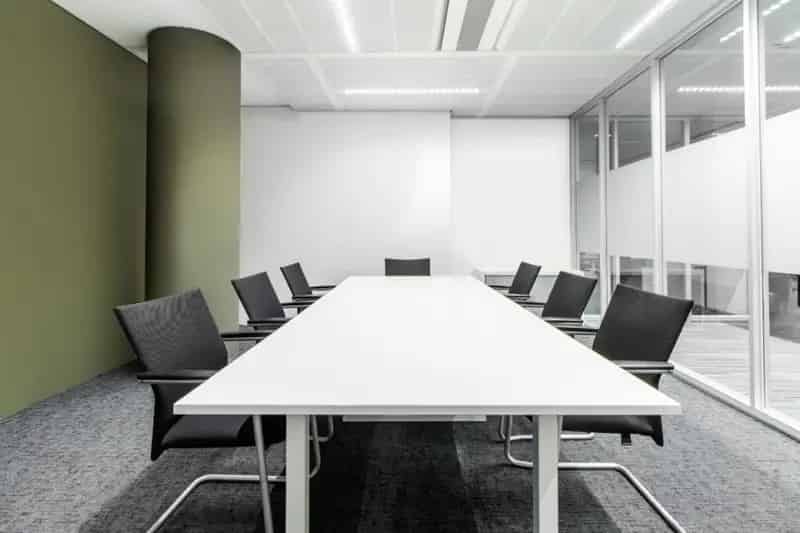 Privékantoor 3-4 Personen - Betaalbaar & Volledig Gemeubileerd