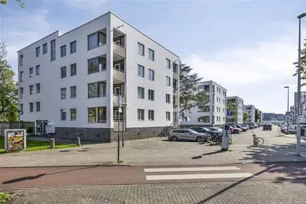 Amsterdam Noord Appartement 3 slaapkamers 84m2 Balkon Dakterras Uitzicht