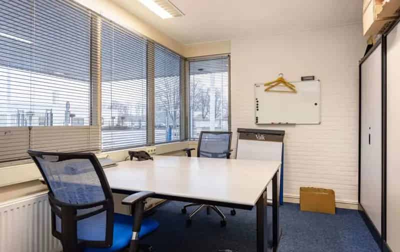 Bedrijfspand te huur Almelo 180m²
