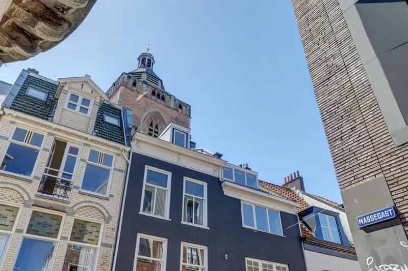 Utrecht Centrum: Sfeervolle Bovenwoning 67m² met Hoog Plafond
