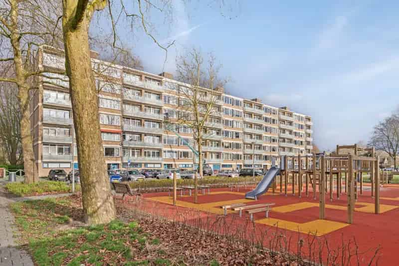 Modern 4-kamer appartement met 2 balkons te koop