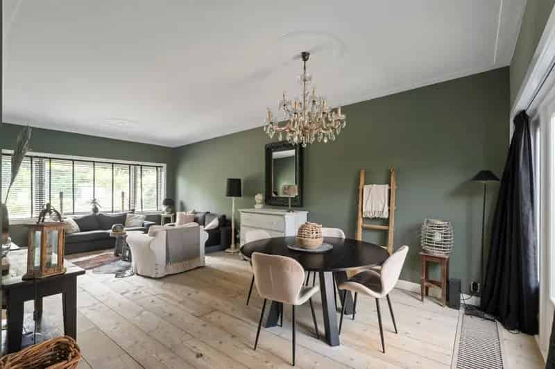 Huis te koop Bussum: Gezinshuis met garage en veranda