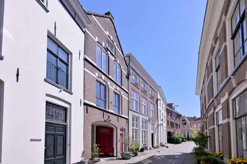 Herenhuis Deventer Bergkwartier Lift 4 slaapkamers 3 badkamers