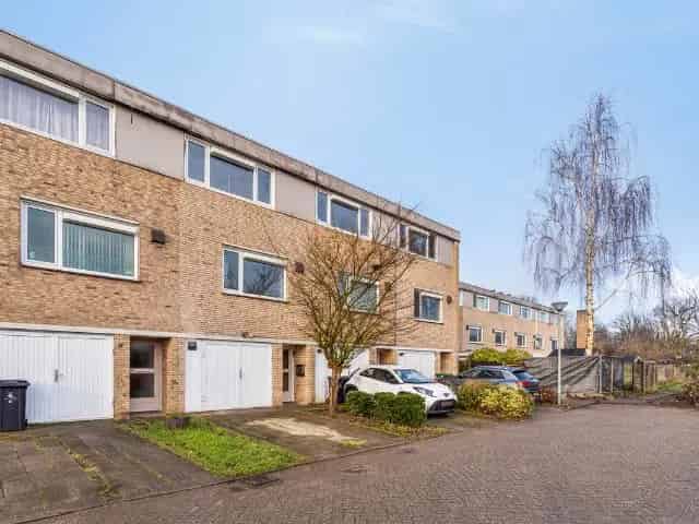 Ruime Drive In Woning Maasniel 3 Slaapkamers Garage Tuin