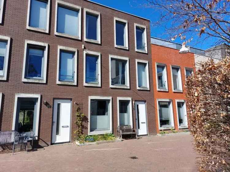 Moderne Tussenwoning 4 slaapkamers Nabij Station