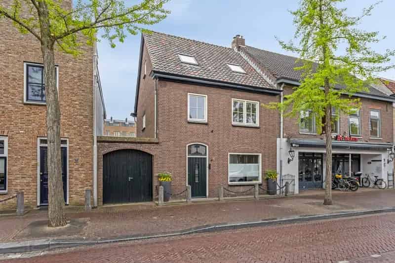 Stadswoning Oss: Jaren 30 Charme met Moderne Luxe