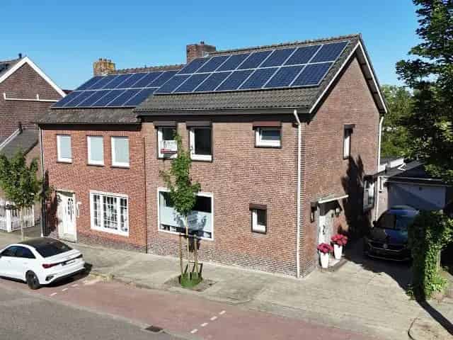Ruime Halfvrijstaande Woning Hoensbroek 4 Slaapkamers