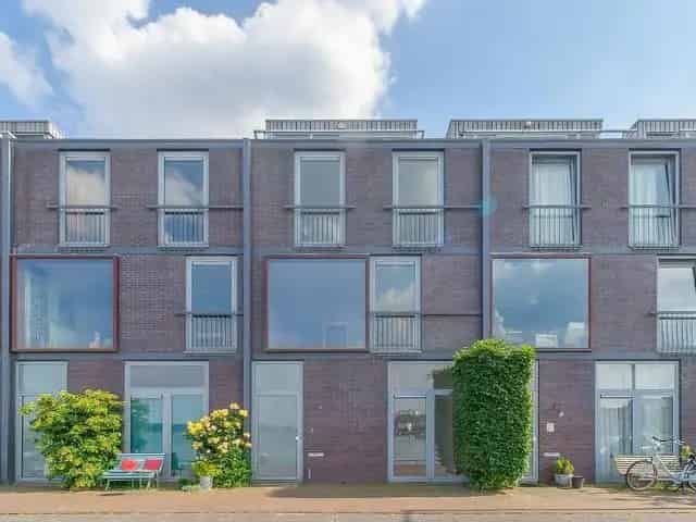 Ruime eengezinswoning Borneo-eiland Amsterdam