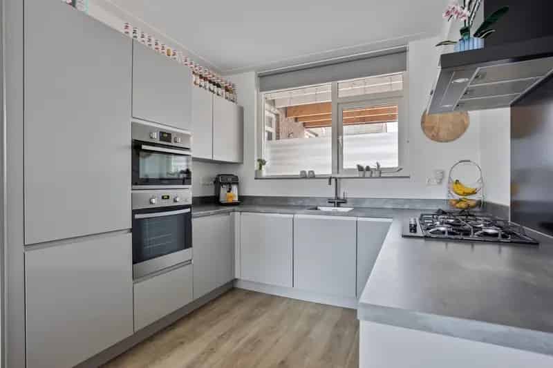 5 Slaapkamers Moderne Gezinswoning Kruiszwin