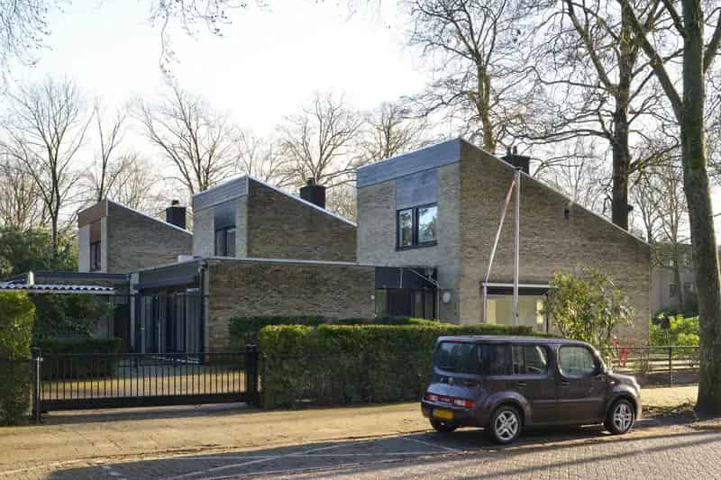 Huis te koop Baarn: Luxe Hoekbungalow met Souterrain