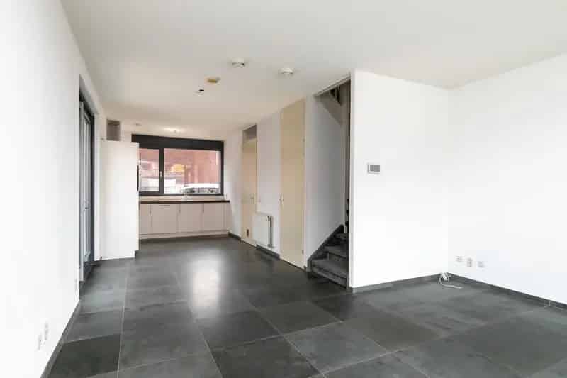 Starterswoning Groeseind Tilburg: 2 slaapkamers, moderne keuken, 2 tuinen