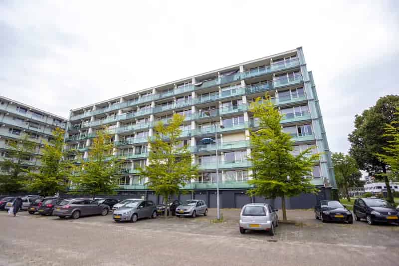 Ruim Appartement nabij Winkelcentrum Hoge Vucht en Parkhoeve