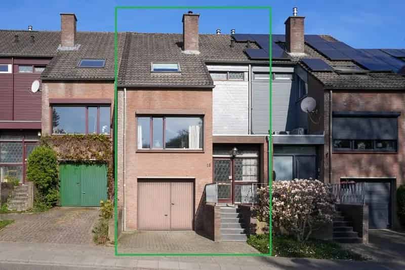 Ruime Tussenwoning 4 Slaapkamers Vaals Bloemendalpark