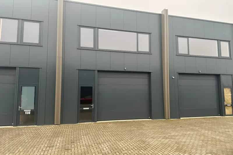 Bedrijfshal Nijkerk te huur: 90m² begane grond 45m² verdieping