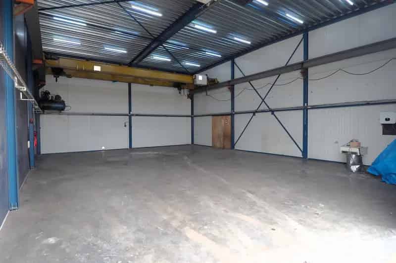 Bedrijfshal Joure te huur - 345m² loods, kantoor en kantine