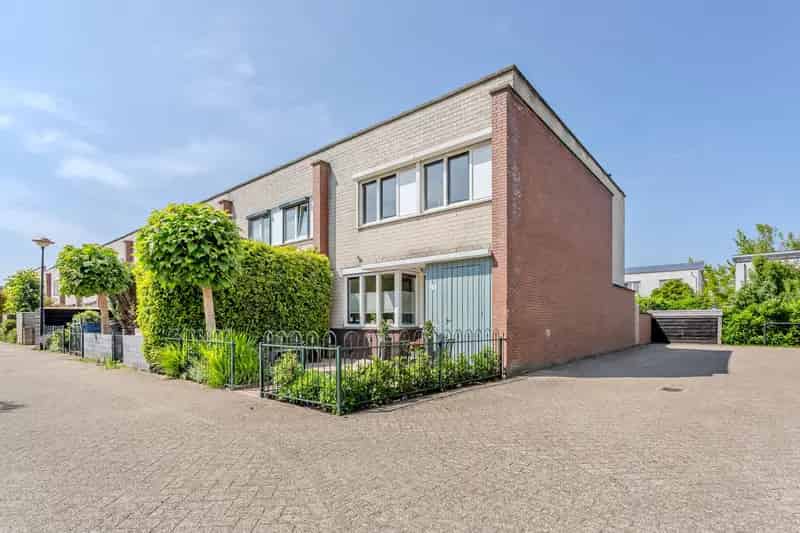 Huis te koop Nieuwland Amersfoort: Ruime hoekwoning aan het water