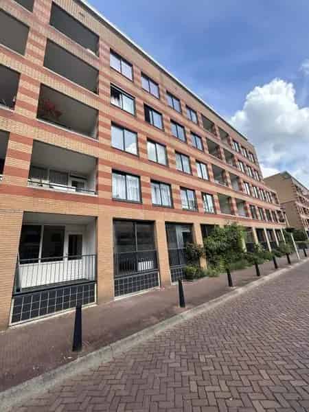 3-Kamer Appartement 77m² gerenoveerd Balkon Privé Berging