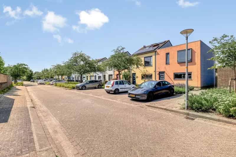 Ruime Eindwoning Almere 3 Slaapkamers Tuin Airco Vloerverwarming